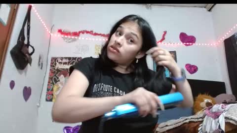 Sara Jimenez online show from 5, 10, 2025