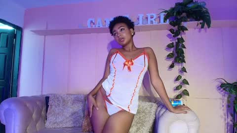 Saray Mardez online show from 22, 1, 2025