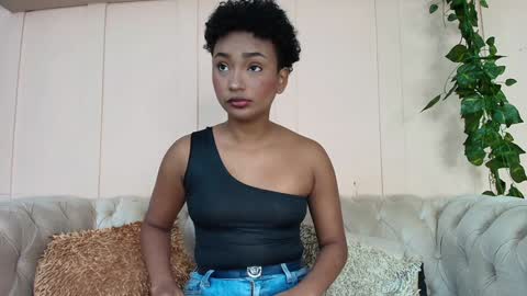 Saray Mardez online show from 2, 2, 2025