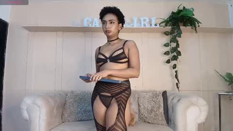 Saray Mardez online show from 28, 2, 2025