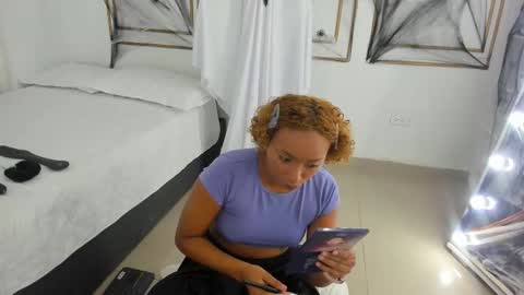 Saray Mardez online show from 15, 10, 2025