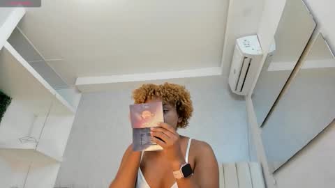 Saray Mardez online show from 19, 10, 2025