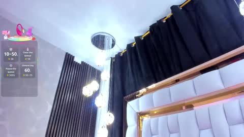 Snapshot of sarayroyse chatting on 1, 12, 2025 Saray online show from 1, 12, 2025