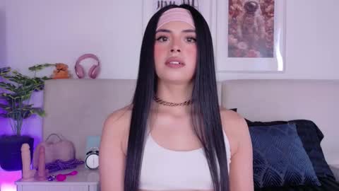 Snapshot of saritabratz chatting on 7, 3, 2026 Sara online show from 7, 3, 2026