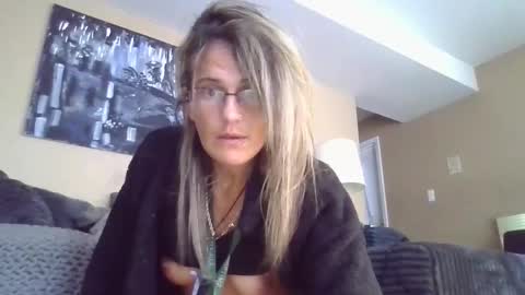 sarlynn online show from 3, 2, 2026