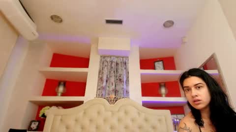 Snapshot of sarra_ray chatting on 5, 11, 2025 Sarra online show from 5, 11, 2025