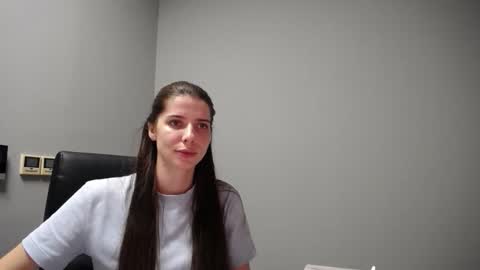 Snapshot of sarra_rich chatting on 24, 9, 2025 Rich online show from 24, 9, 2025