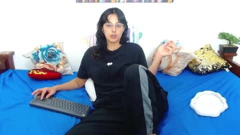 Snapshot of sasha_blondi chatting on 17, 10, 2025 Sashita online show from 17, 10, 2025