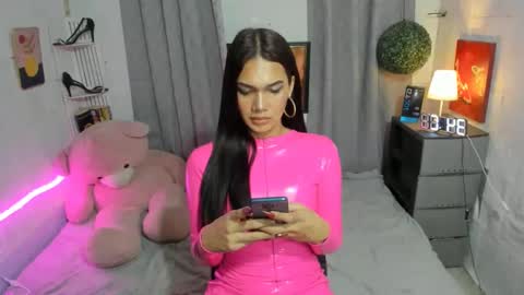 ESTELLA online show from 25, 2, 2025