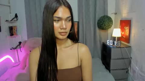 ESTELLA online show from 26, 2, 2025