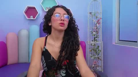 Snapshot of sashamonroee_ chatting on 22, 11, 2025 SashaMonroee online show from 22, 11, 2025