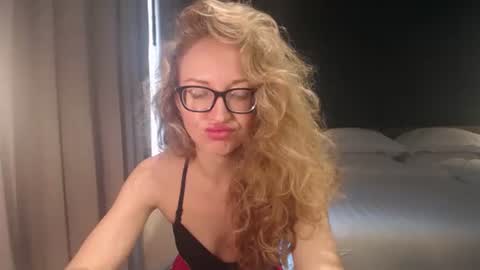 Sasha online show from 9, 11, 2025