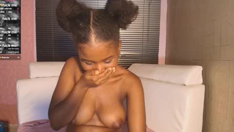 Snapshot of sashhalux22 chatting on 23, 2, 2025 SashhaLux22 online show from 23, 2, 2025