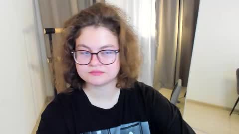 Snapshot of sashy_way chatting on 18, 9, 2025 .Alexandra online show from 18, 9, 2025