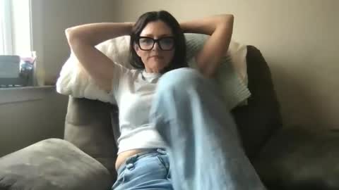 sassynsweetmilf online show from 19, 12, 2025