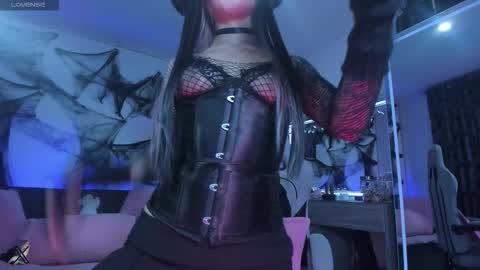    im expecting 300 thumbs up on my altar online show from 11, 10, 2025