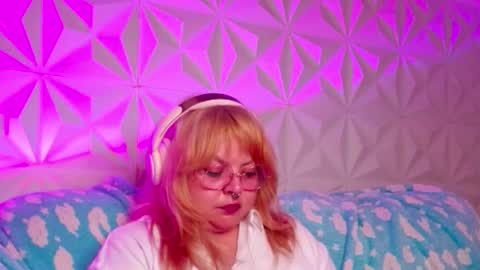 Gina George online show from 12, 10, 2025