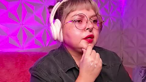 Gina George online show from 19, 11, 2025