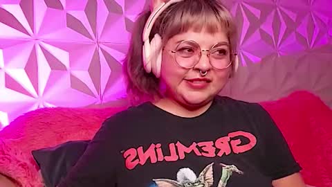 Gina George online show from 23, 11, 2025