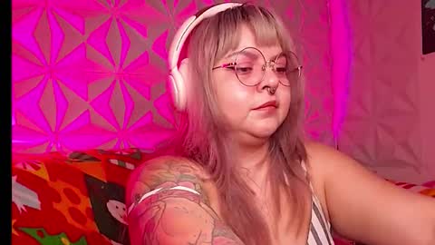 Gina George online show from 21, 12, 2025