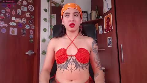 Snapshot of saucy_zaren chatting on 12, 2, 2025 Zaren online show from 12, 2, 2025