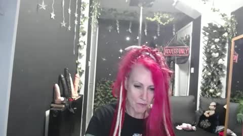 SaucySky online show from 4, 3, 2026