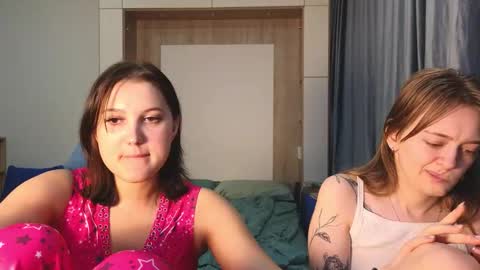 Snapshot of sav_anna chatting on 27, 10, 2025 LUNA and ANNA online show from 27, 10, 2025