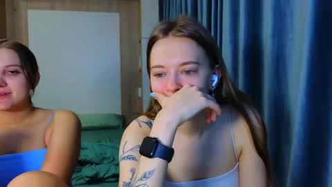 Snapshot of sav_anna chatting on 14, 12, 2025 LUNA and ANNA online show from 14, 12, 2025