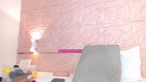 savory_pussy18 online show from 6, 12, 2024