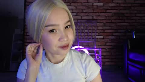 Snapshot of saya_lin chatting on 30, 10, 2025 Saya online show from 30, 10, 2025