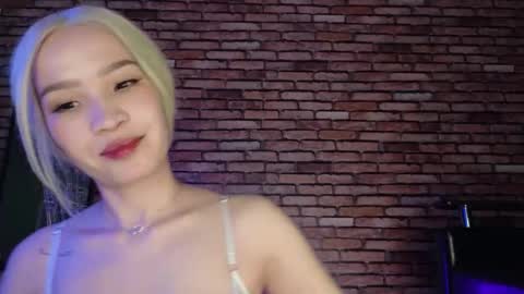 Snapshot of saya_lin chatting on 14, 11, 2025 Saya online show from 14, 11, 2025