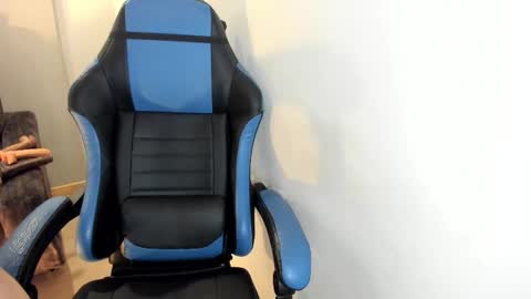 scarbadgirl_ online show from 24, 11, 2025