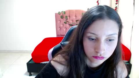 scarlet771776 online show from 18, 12, 2025