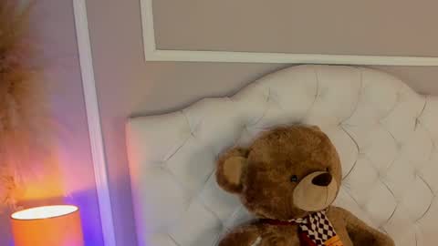 scarlet hill online show from 29, 12, 2024