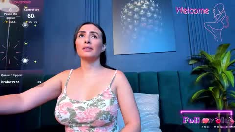 Scarlet Edwars online show from 5, 3, 2026