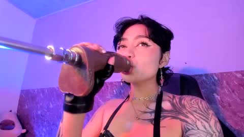 scarlet_gold online show from 10, 2, 2025