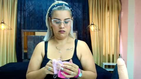 SCARLET MILF online show from 17, 11, 2025