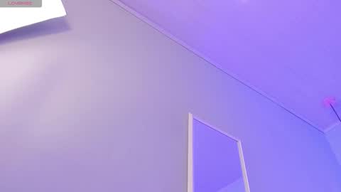 Scarlet  online show from 17, 12, 2025