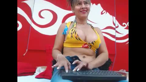 Snapshot of scarlethchannel chatting on 4, 11, 2025 Scarleth online show from 4, 11, 2025