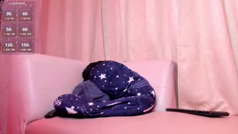Snapshot of scarlethill_ chatting on 1, 3, 2025 scarlethill_ online show from 1, 3, 2025