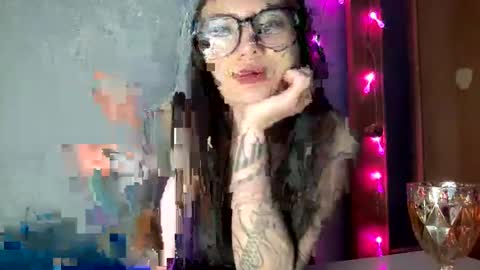 scarletpetal online show from 25, 1, 2025