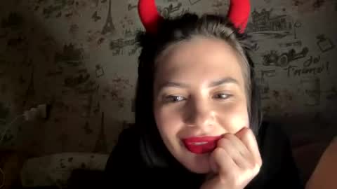 scarletpetal online show from 27, 1, 2025