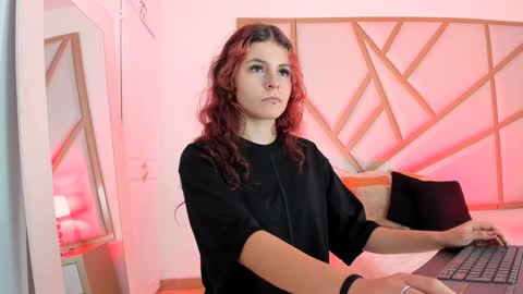 Scarlet online show from 25, 12, 2024