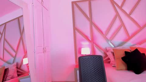 Scarlet online show from 4, 1, 2025