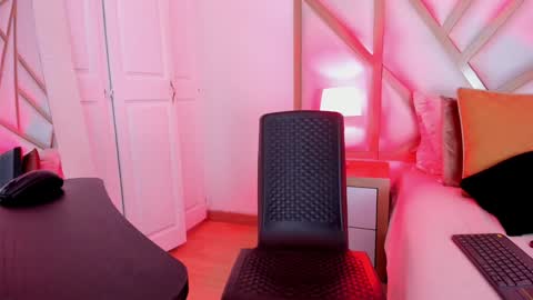 Scarlet online show from 15, 1, 2025