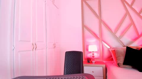 Scarlet online show from 5, 2, 2025