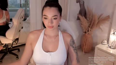 Snapshot of scarlett__baker11 chatting on 4, 3, 2025 juli online show from 4, 3, 2025