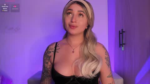 SCARLETT COLLINS online show from 18, 10, 2025