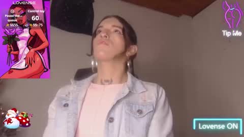 Snapshot of scarlett_crastrawberry chatting on 17, 12, 2025 scarlet online show from 17, 12, 2025