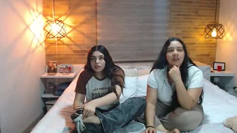Scarlett and Jazmin online show from 14, 11, 2025